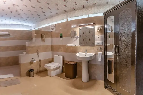 bathroom-of-luxury-desert-camp-jaisalmer