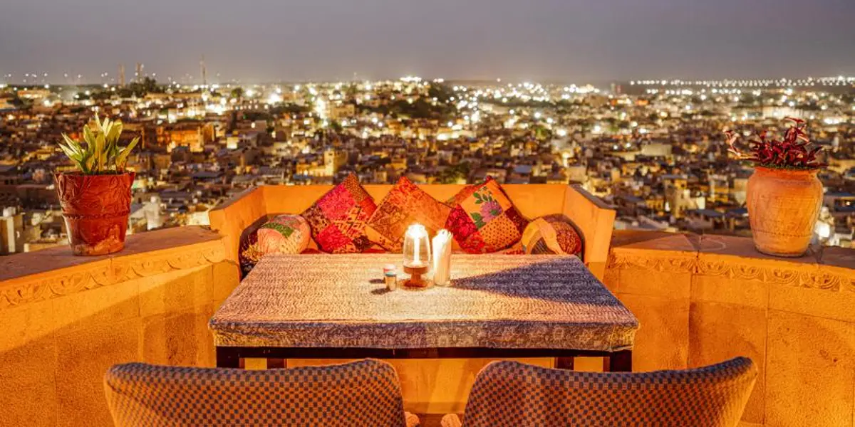 dining-area-of-hotel-inside-fort