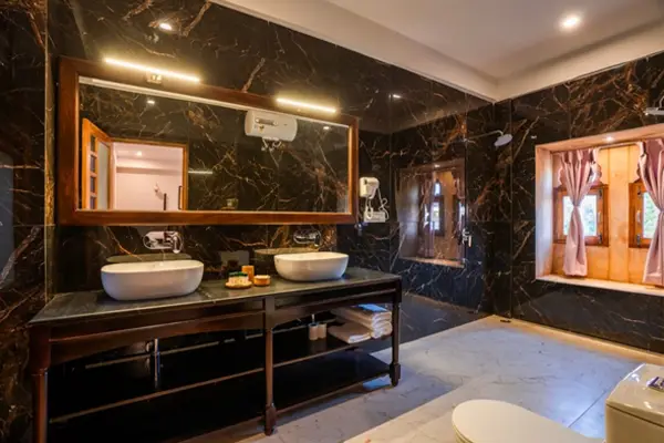 washroom-in-hotel-outside-jaisalmer-fort